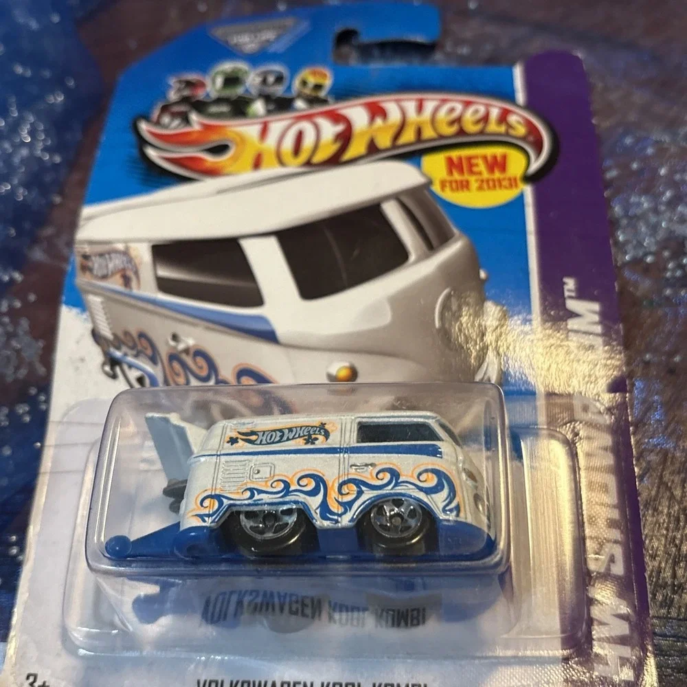 New (8) Hot Wheels Cool Classics‎ Diecast Car